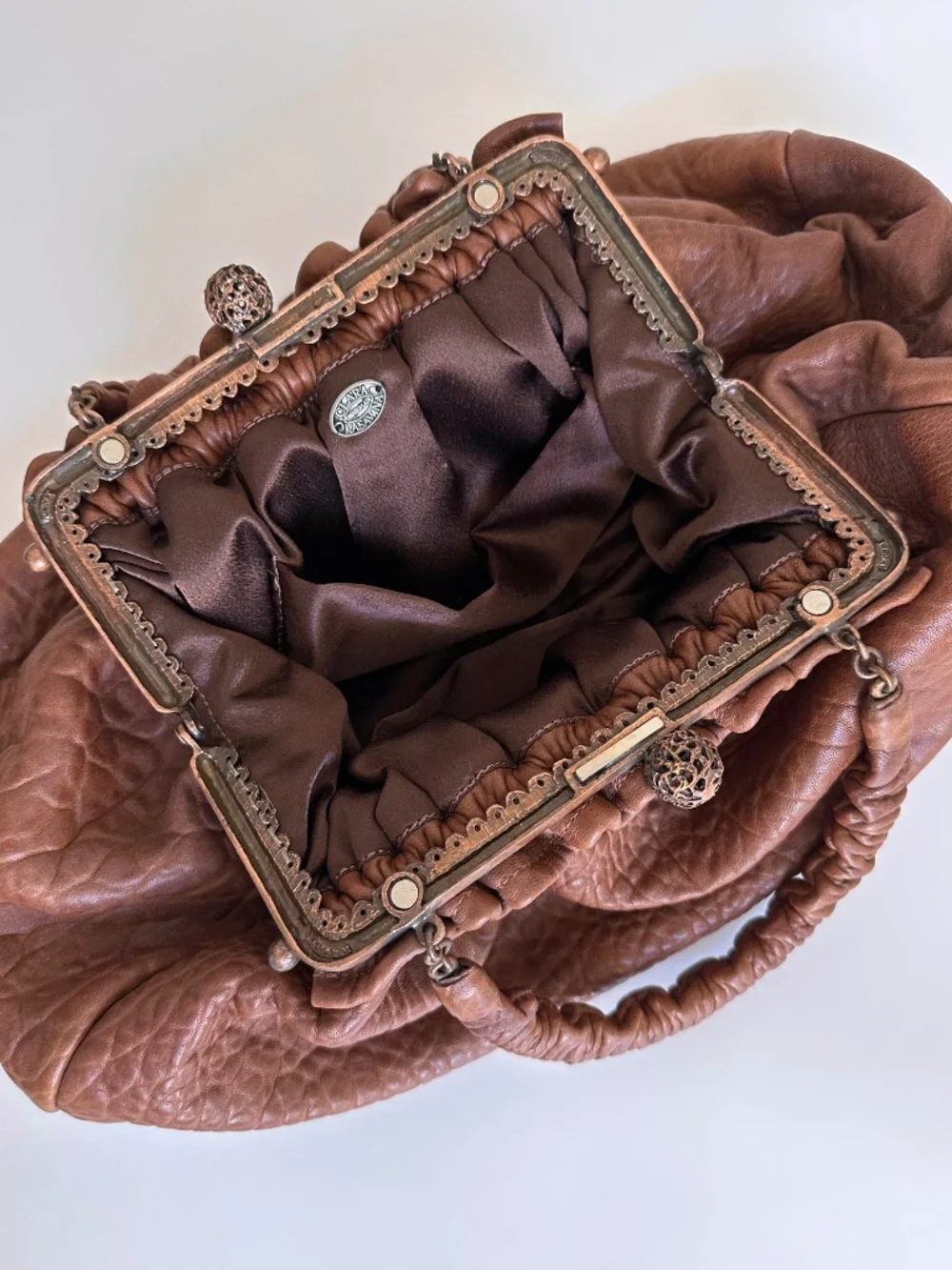 NWOT Clara Kasavina Handmade USA Brown Leather Kiss Lock Ruffle Handbag Purse